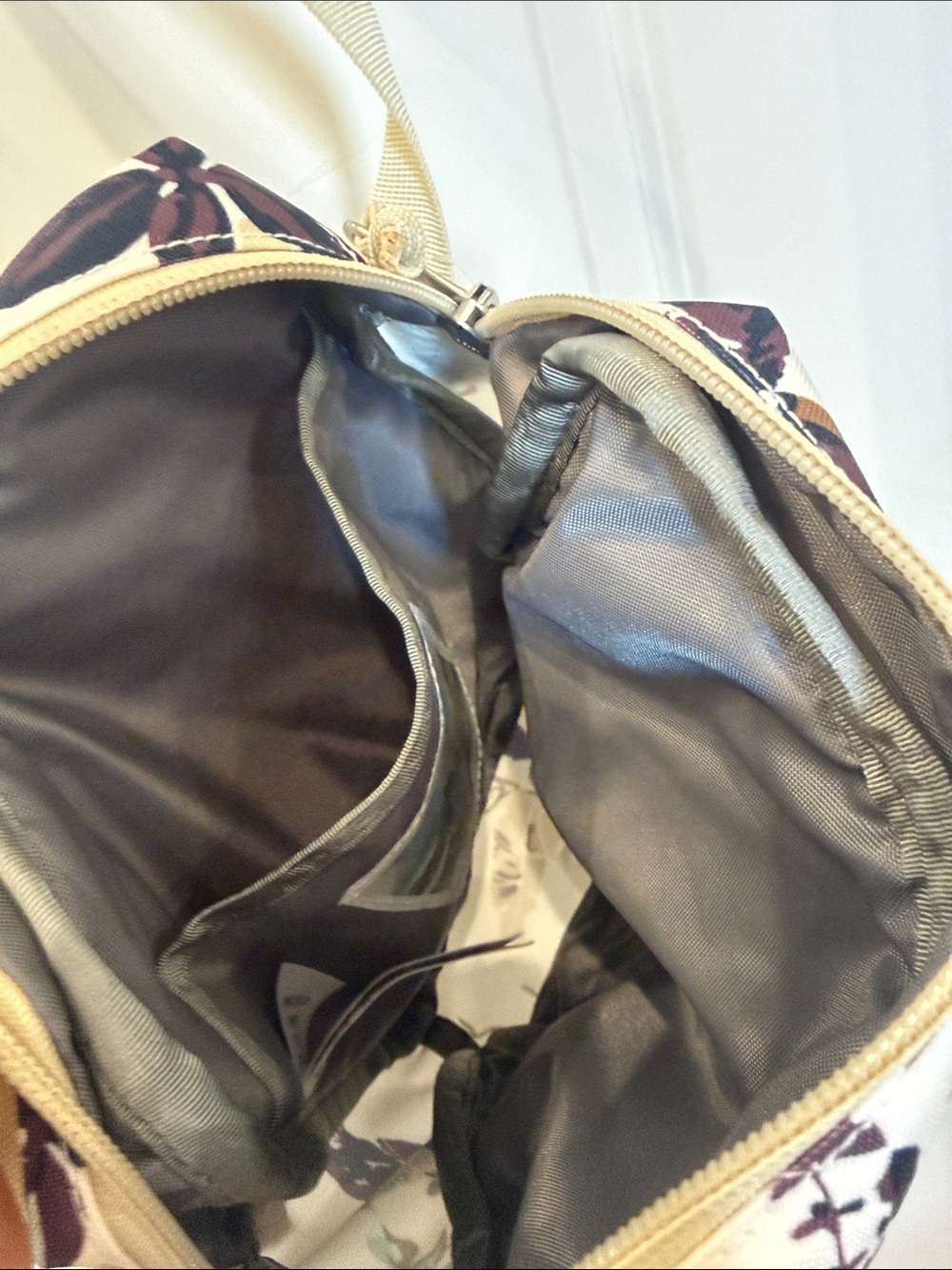 NWT The North Face Berkeley Crossbody White Dune Leaf - Picture 4 of 9
